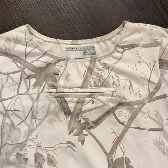 Frankie Collective Cropped Athleisure Woodland Camo Tee - White - Picture 2 of 4